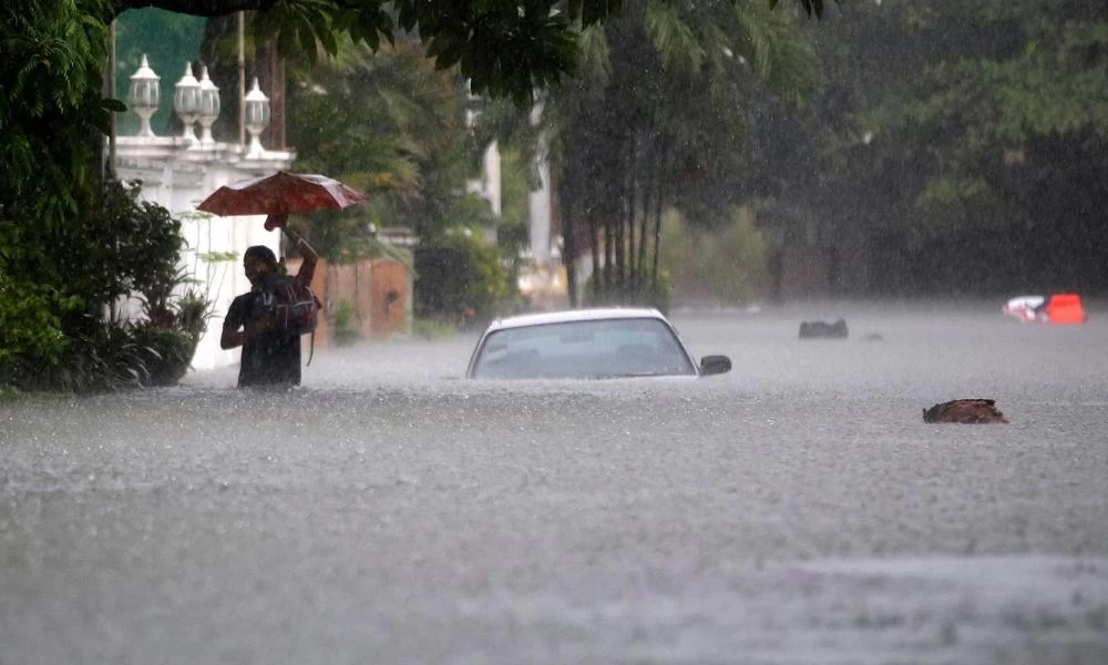 Φιλιππίνες: Πολίτες απομακρύνθηκαν από τα σπίτια τους λόγω βροχοπτώσεων